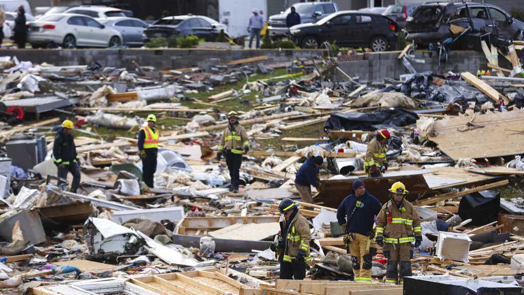 Kentucky man dies of heart attack during storm cleanup