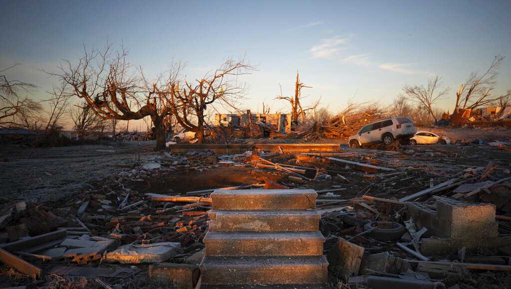 2 babies survive tornado that carried them away in bathtub