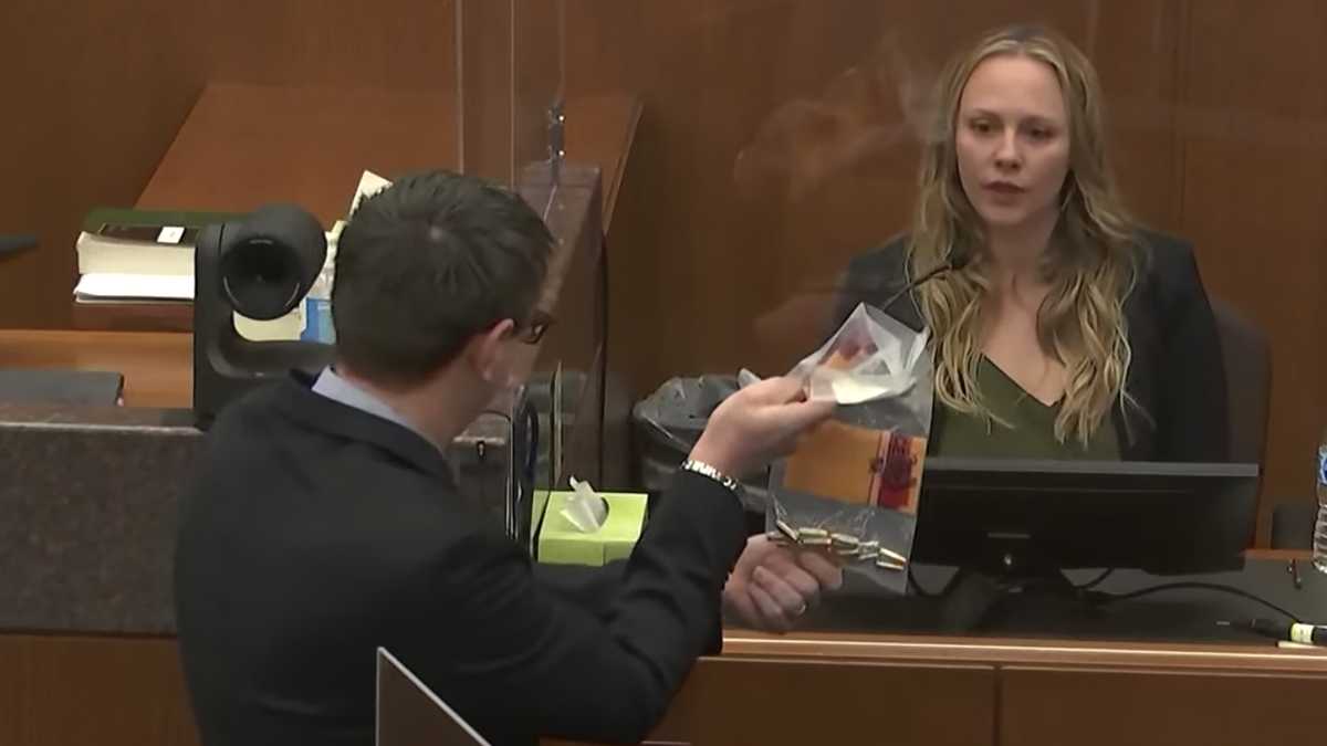 Jurors at kim potter trial are shown differences between gun taser
