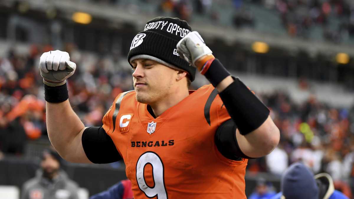 Bengals: Joe Burrow rocks headband, goes viral