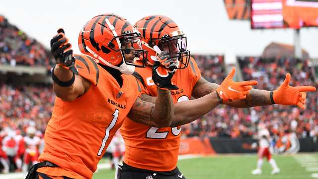 Who Dey!' Cincinnati Bengals score big at Fort Knox visit