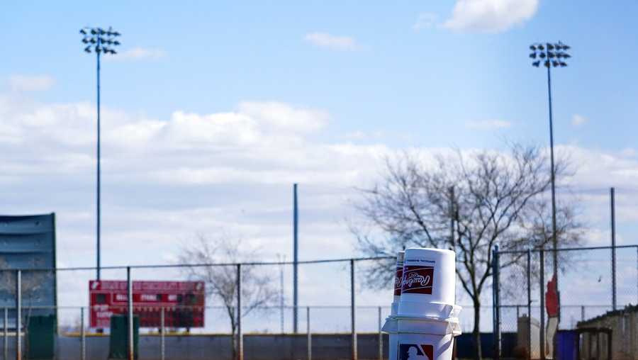 Another day runs off clock in MLB talks to save opening day