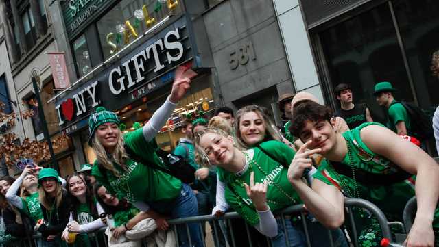 St. Patrick's Day parades turn pandemic blues Irish green - Vimarsana News