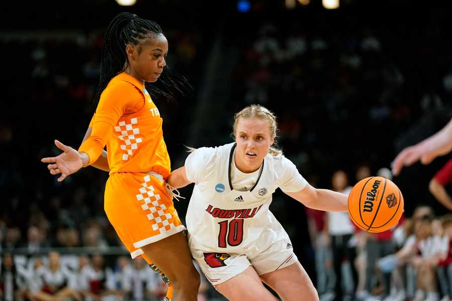 March Madness NCAA Women's Sweet 16 round continues