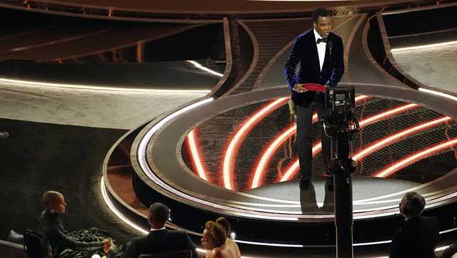 Oscars producer says police offered to arrest Will Smith - Vimarsana News