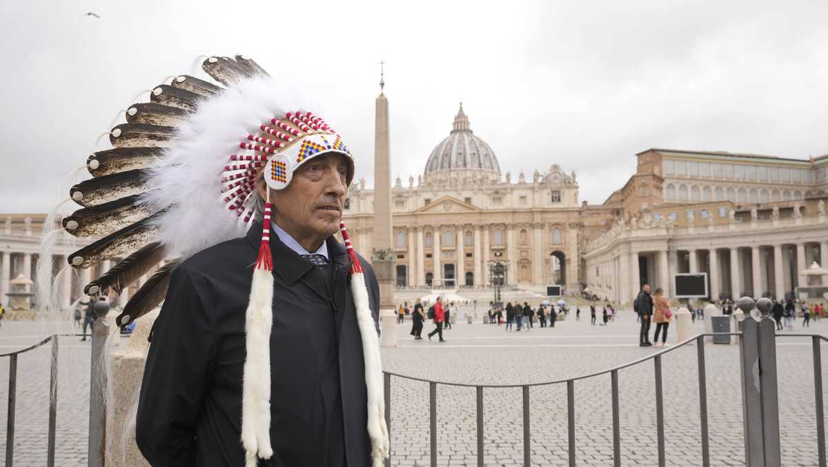 Pope makes historic apology to indigenous people of Canada