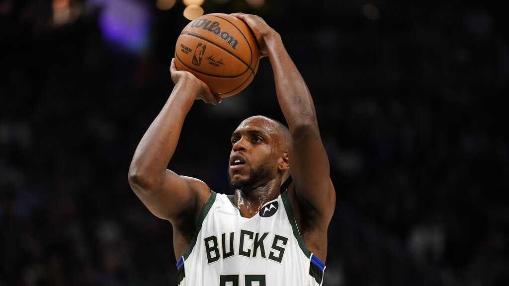 ESPN: Khris Middleton and Bucks agree on new three-year deal