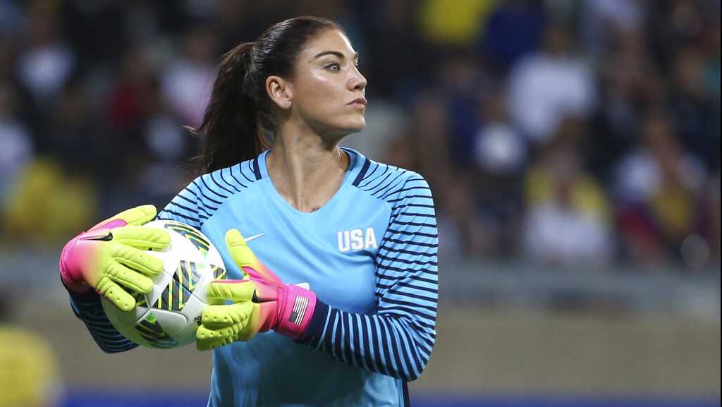 Hope Solo arrested on DWI, child abuse charges