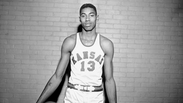 Throwback: UNC tops Kansas for 1957 title in 3 OT, 54-53 - Vimarsana News