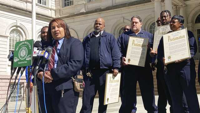 Through smoke bombs and bullets, NYC subway workers kept their cool - Vimarsana News