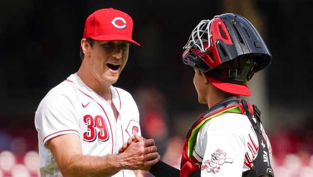Reds stop 11-game skid, beat Cardinals 4-1 behind Lodolo - Vimarsana News