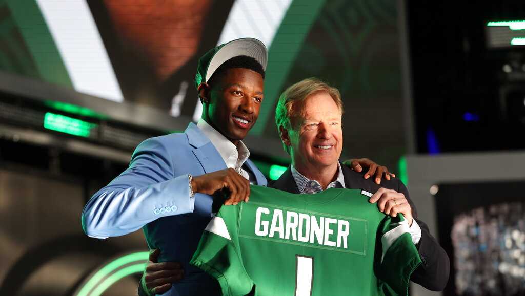 Sauce Gardner, Jets' Top Draft Pick, Signs His Rookie Contract