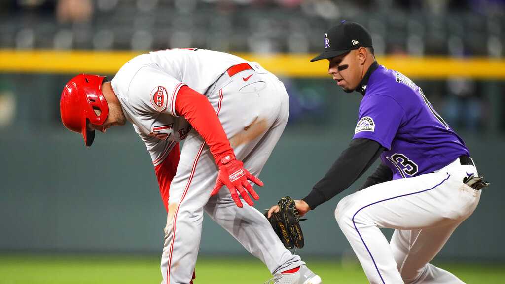 McMahon's 3run HR powers Rockies past MLBworst Reds, 104