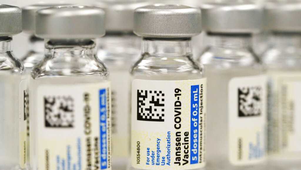 La FDA limita el uso de la vacuna Johnson & Johnson COVID-19 debido al riesgo de coágulos sanguíneos