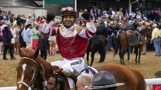 Jockey Sonny Leon, winner of the Kentucky Derby raced at Belterra Park day before Derby - Vimarsana News