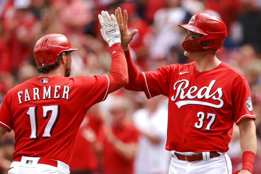 Cincy's Red-Hot Streak: Why the Reds are Set to Kill the Cubs!