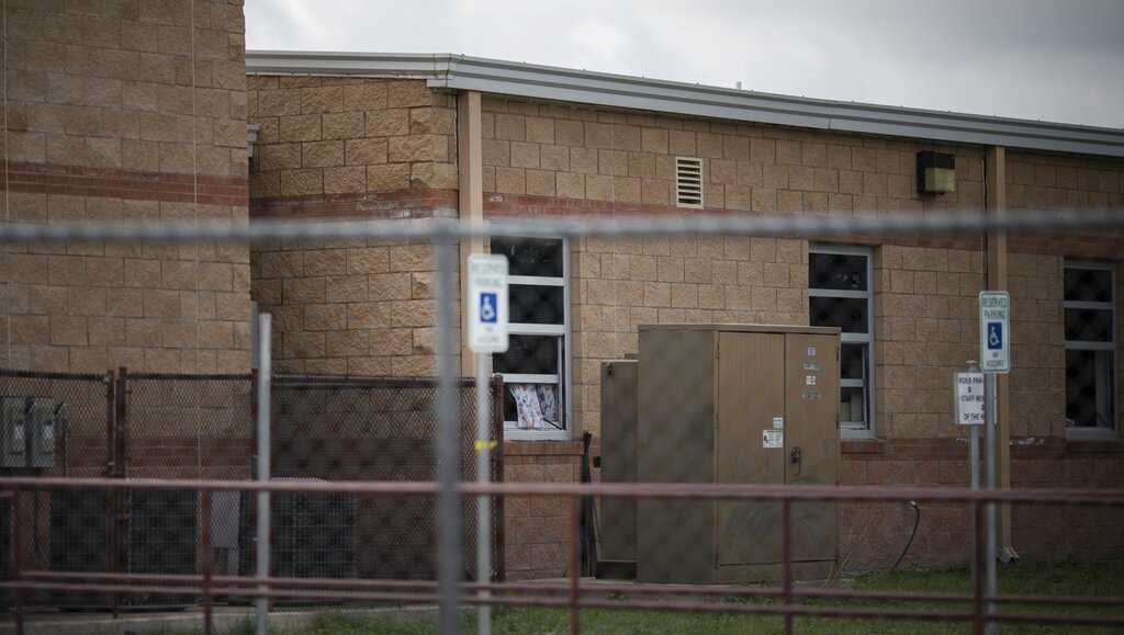 Justice Department investigating police response to Uvalde school shooting - Vimarsana News