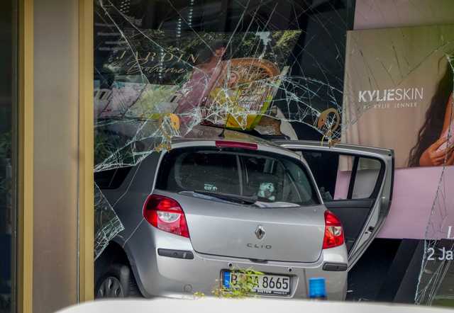 One dead, more than a dozen injured after vehicle hits crowd in Berlin, Germany - Vimarsana News