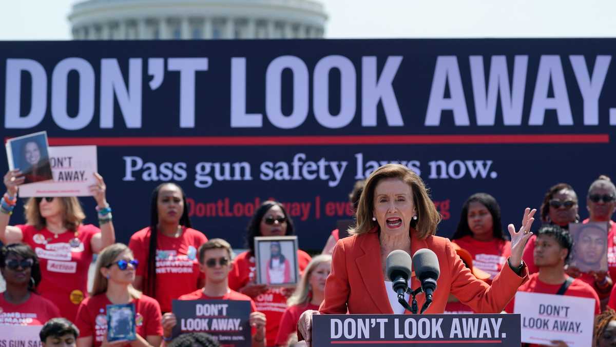 House votes to raise minimum age to 21 for buying semiautomatic weapons(01)