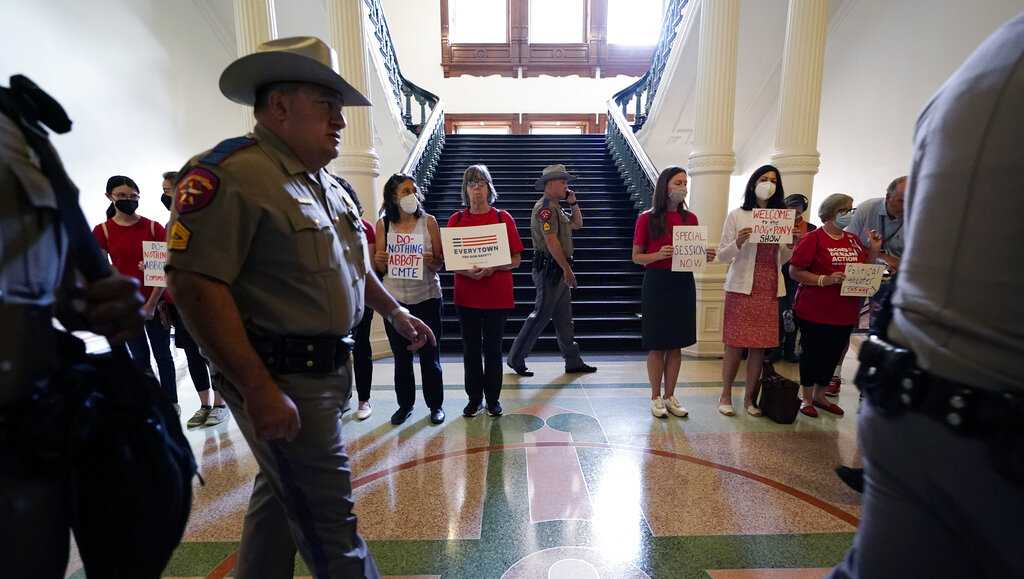 Gun debate missing from Texas hearings on Uvalde school shooting - Vimarsana News