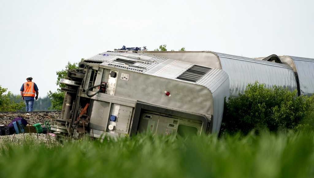 Deadly Amtrak train derailment in Missouri | USA TODAY￼