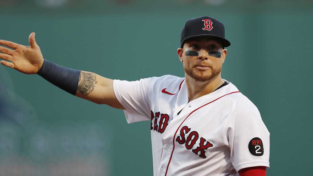 Christian Vazquez pulled from awkward interview after learning of trade  from Red Sox to Astros