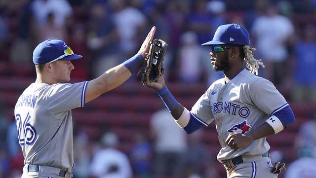 Tapia, Blue Jays take advantage of Boston blunders for sweep - Vimarsana News