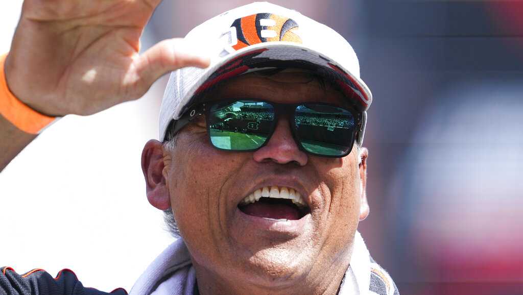 Gray Women's Anthony Munoz Cincinnati Bengals Game Atmosphere