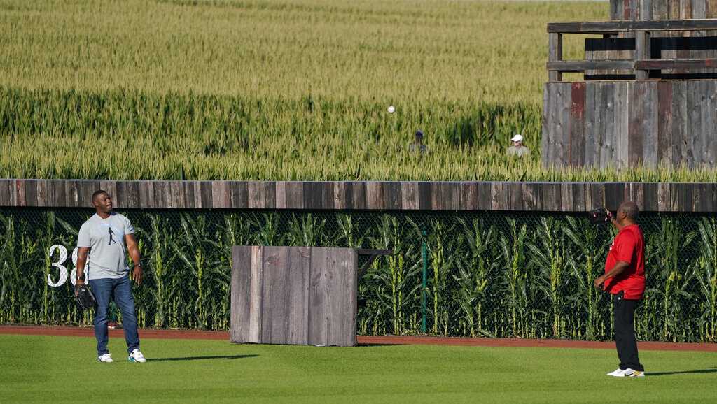 Reds' Joey Votto: Field of Dreams game 'is an exceptional moment