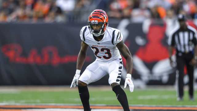 Dax Hill gets first interception as a Bengal, signal loss keeps fans from seeing it - Vimarsana News