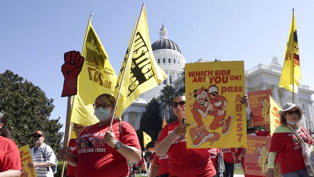 California weighs rules giving fast food workers more power - Vimarsana News