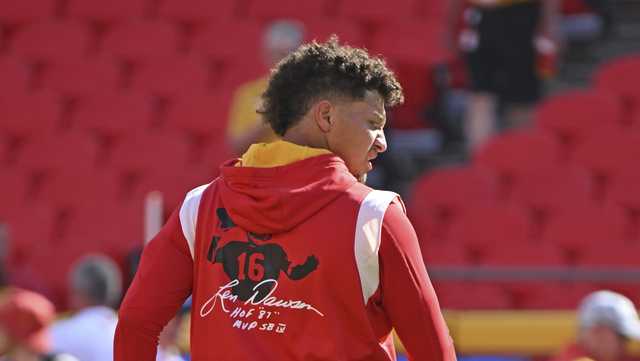 RIP Len Daw Son Patrick Mahomes Tee Shirt - Teeholly