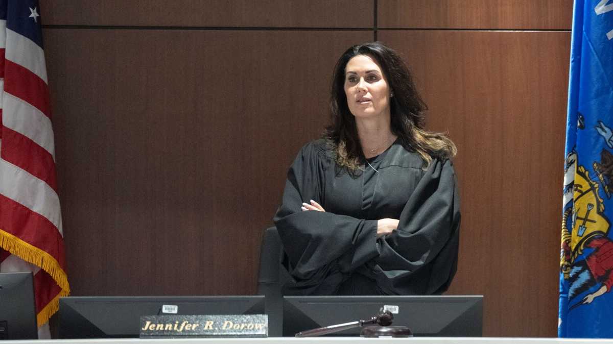 Waukesha court records show judge received Darrell Brooks #39 waiver of right to attorney Waukesha court records show judge received Darrell Brooks #39 waiver of right to attorney