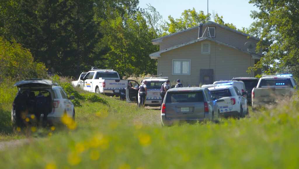 Canadian police search for stabbing suspects; at least 10 dead