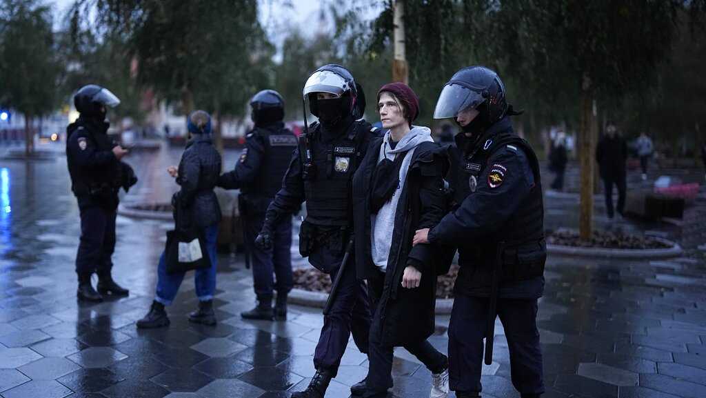 Russia's call-up splits EU; Ukraine says it shows weakness - Vimarsana News