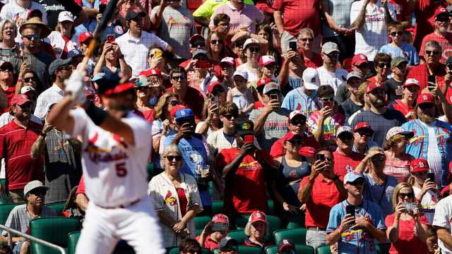 Cincinnati Reds' fans roast team's shocking loss after leading 9-0