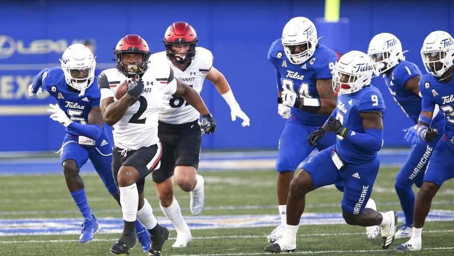 Bearcats back in AP Top 25 after win over Tulsa