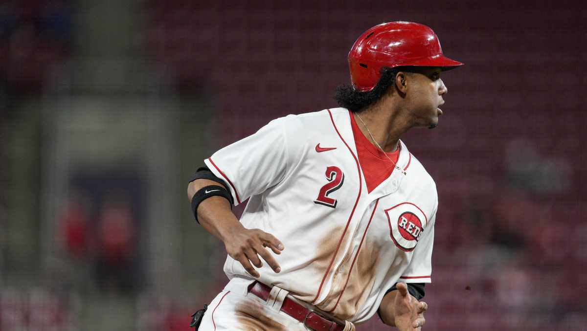 Reds: Kyle Farmer should move to second base when Jose Barrero