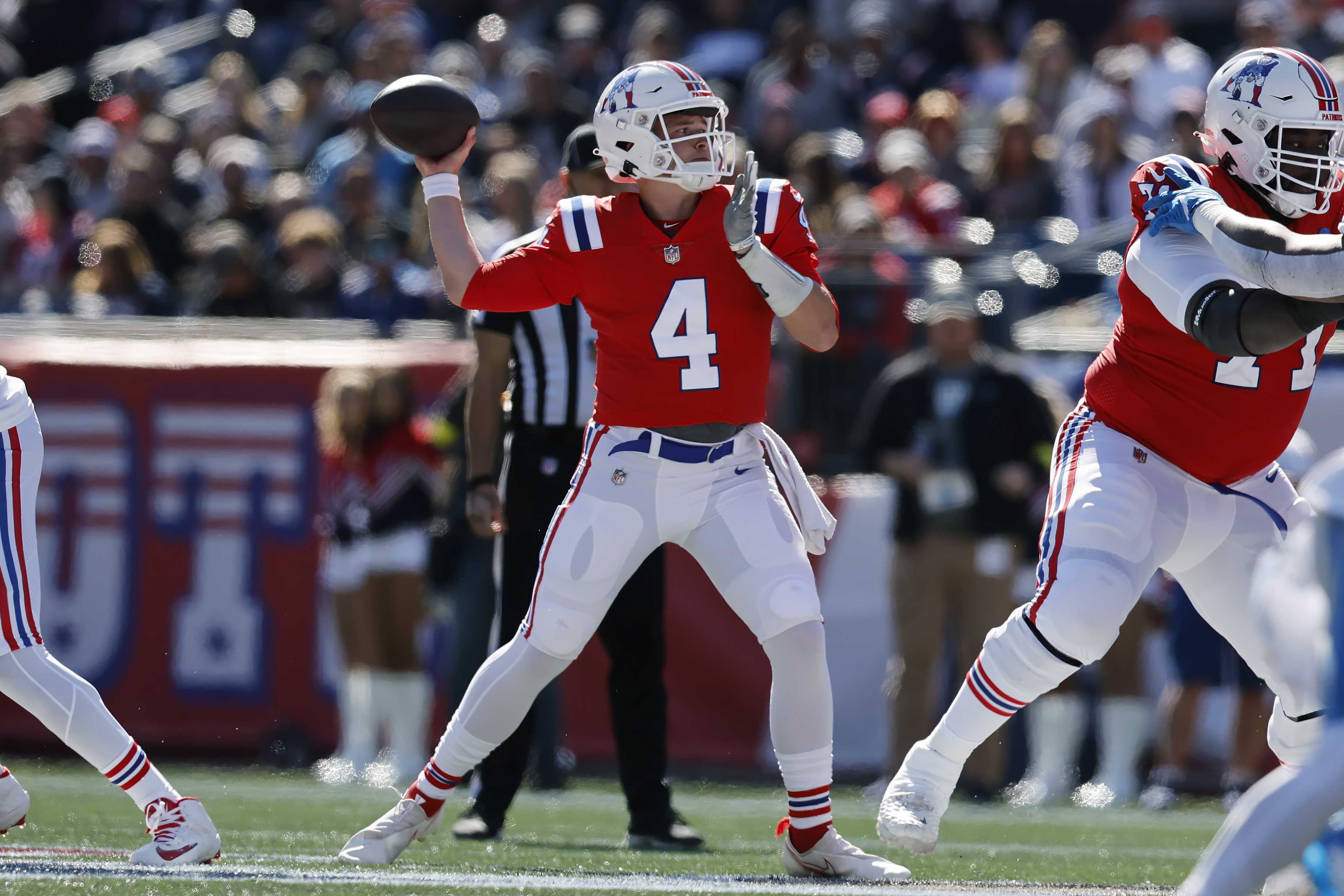 Anyone know where to buy the hand warmers the players use? Not sure what  the red sticker says but hope someone recognizes it : r/buffalobills