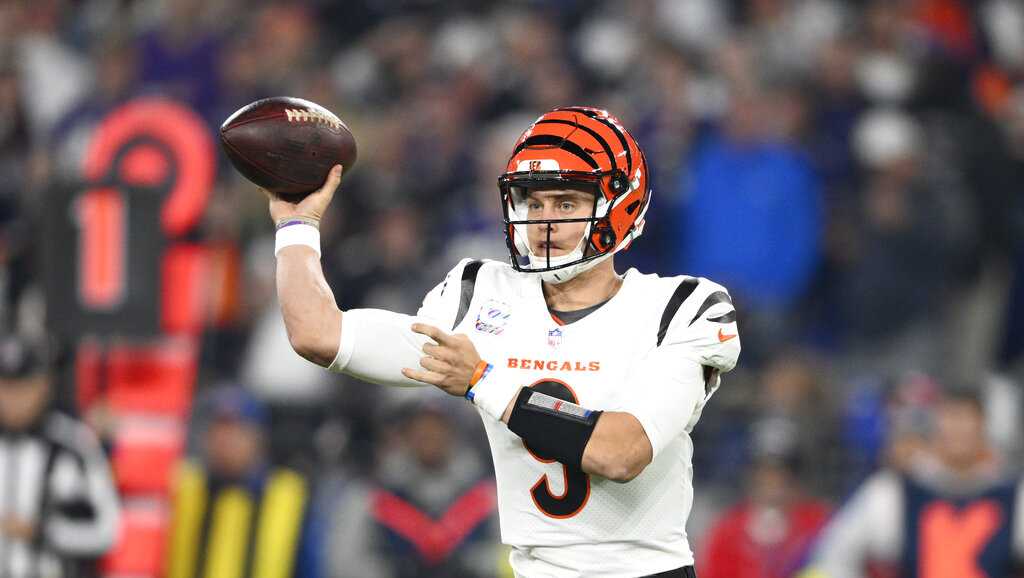 Bengals' Joe Burrow shows off swing, launches four home runs