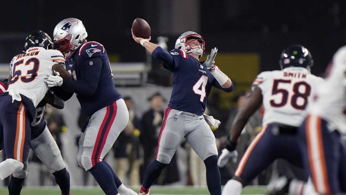 Patriots starting quarterback: Bailey Zappe replaces Mac Jones in second  quarter on MNF vs. Bears - DraftKings Network