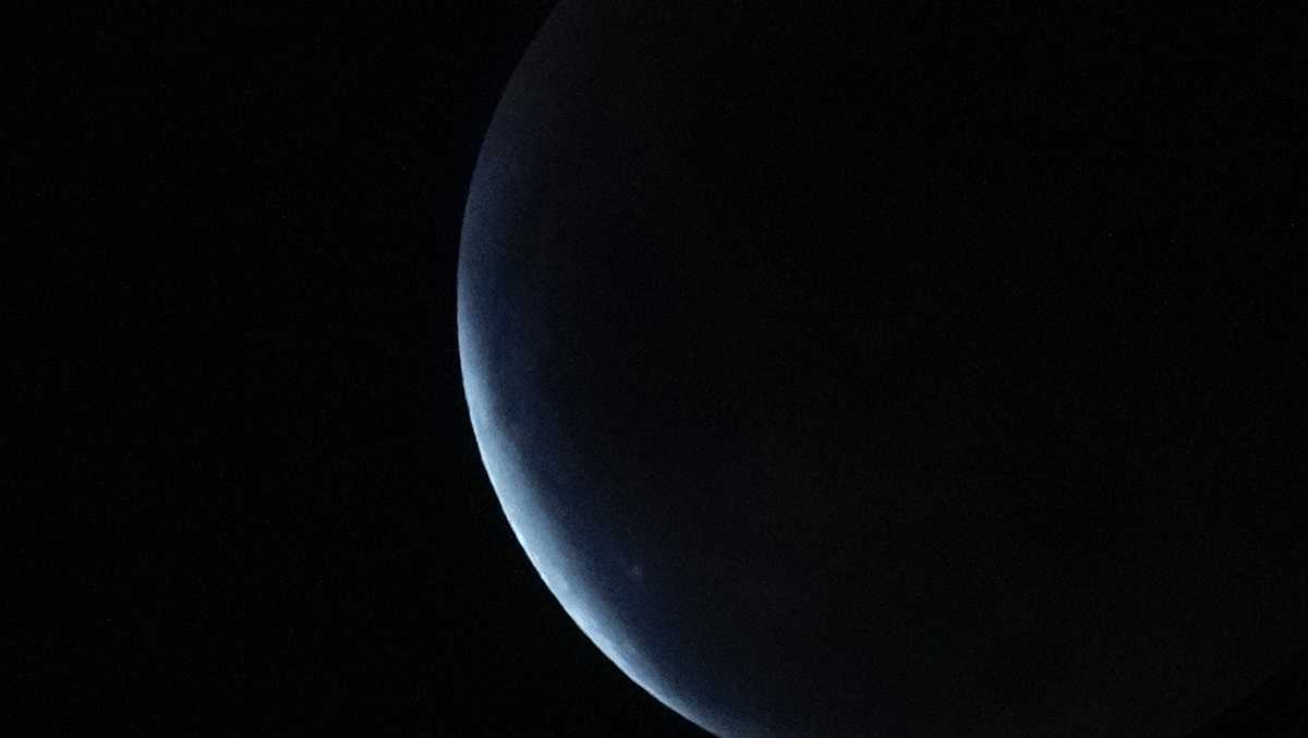 VIDEO: Total lunar eclipse dazzles sky
