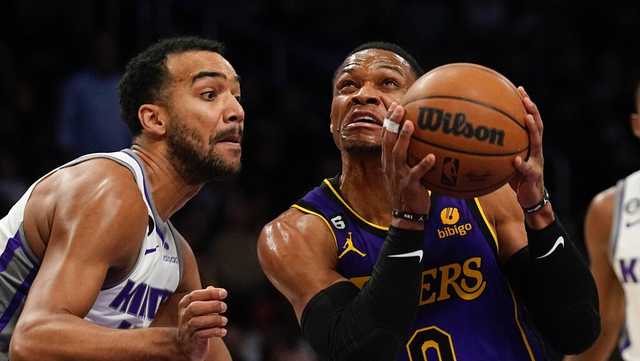 Fox scores 32, Kings deal Lakers 5th straight loss 120-114 - Vimarsana News
