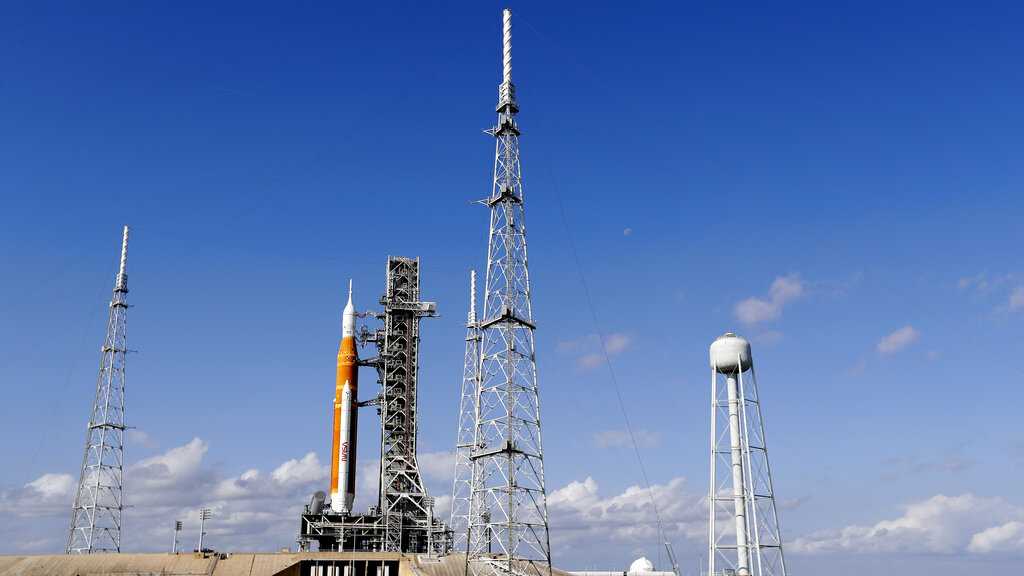 Moon rocket launch looms as NASA evaluates hurricane damage