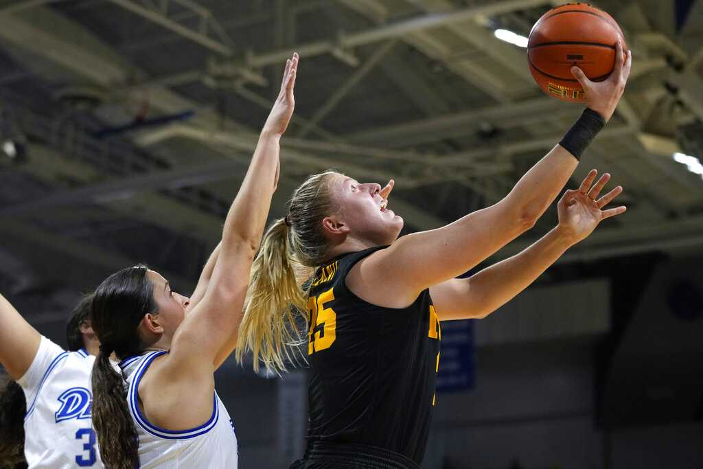 Invesco QQQ Basketball Hall Of Fame Women's Showcase • Connecticut Public  Television