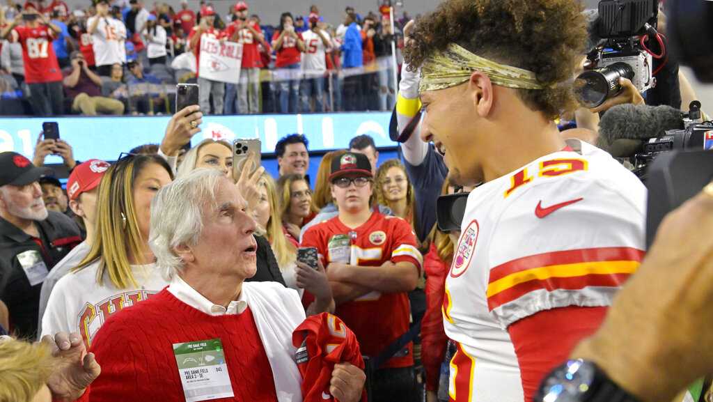 Chiefs news: Henry Winkler set for dinner with Patrick Mahomes