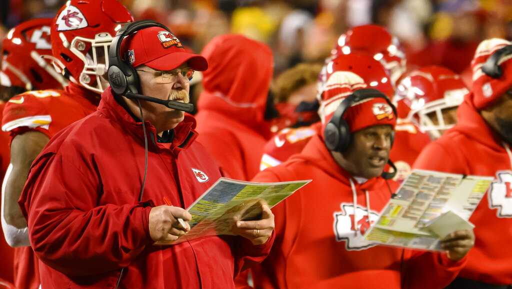 Eric Bieniemy reaches multiyear deal with Commanders as team's assistant  head coach and offensive coordinator 