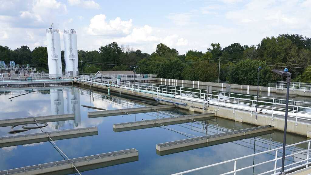 Deep freeze breaks pipes, creates water crisis across South