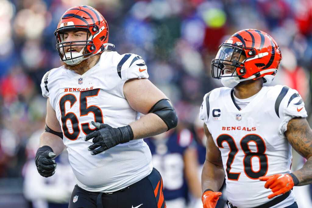 Bengals Offensive Lineman Alex Cappa Carted Off Field Due To Injury ...