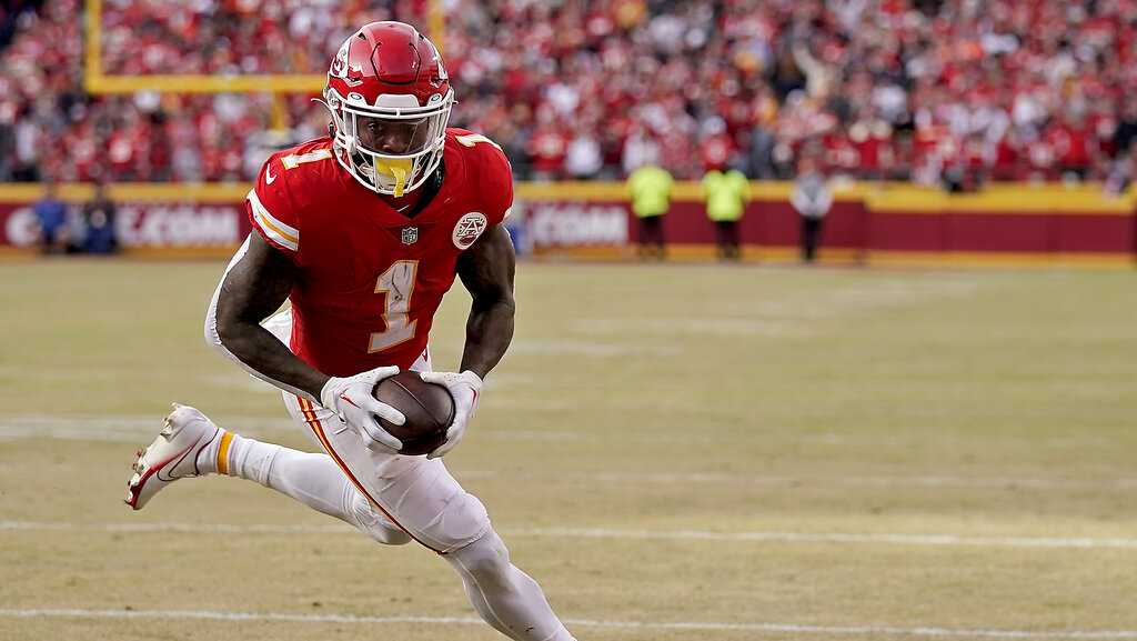 Kansas City Chiefs running back Jerick McKinnon finds room to run